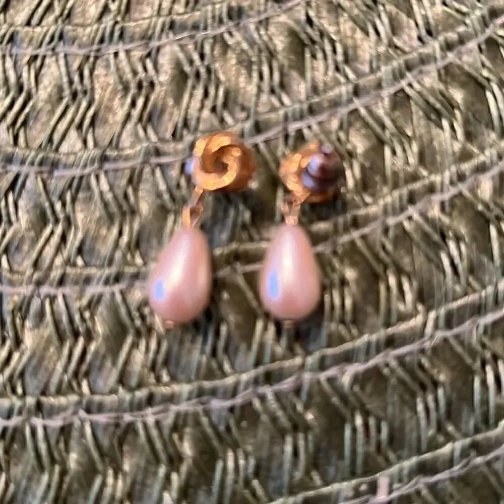 6 pair vintage faux pearl and gold colored earrings EVC